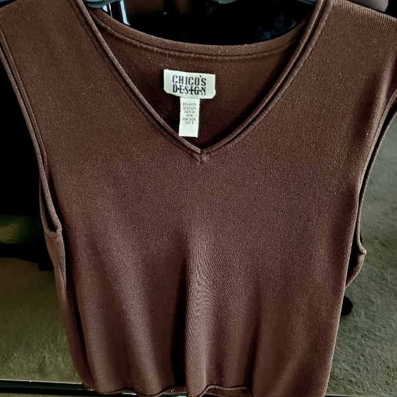 Chico's Tops - Chico's v-neck wide shouldered top